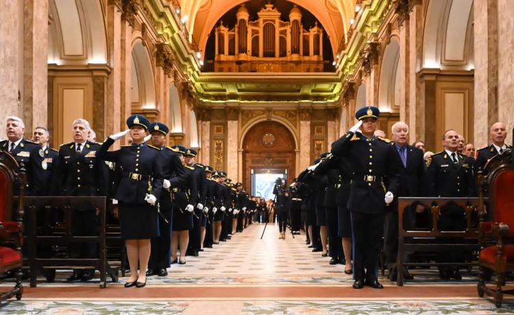 Mons. García Cuerva destacó la vocación de servicio de la Policía Federal Mons. García Cuerva destacó la vocación de servicio de la Policía Federal