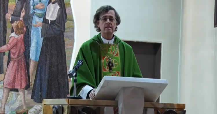 Mons. García Cuerva encomendó a San Juan Bosco las intenciones de la diócesis Mons. García Cuerva encomendó a San Juan Bosco las intenciones de la diócesis