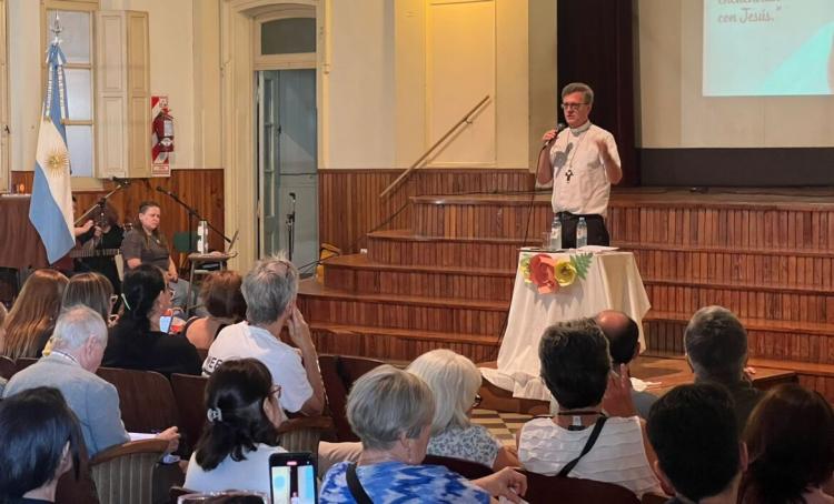 Mons. García Cuerva llamó a hacer realidad Evangelii gaudium en Buenos Aires Mons. García Cuerva llamó a hacer realidad Evangelii gaudium en Buenos Aires