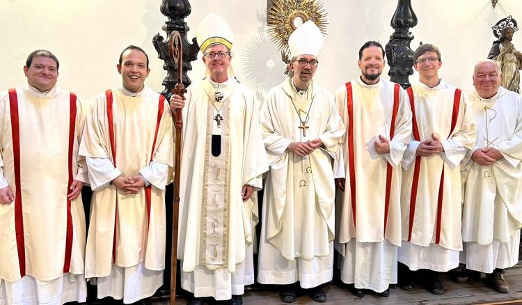 Mons. García Cuerva ordenó cuatro nuevos diáconos en Buenos Aires Mons. García Cuerva ordenó cuatro nuevos diáconos en Buenos Aires