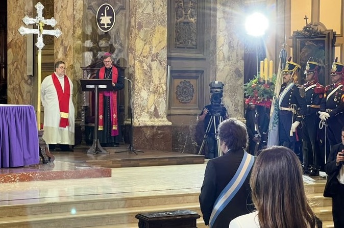 Mons. García Cuerva presidió la invocación interreligiosa en la asunción de Javier Milei Mons. García Cuerva presidió la invocación interreligiosa en la asunción de Javier Milei