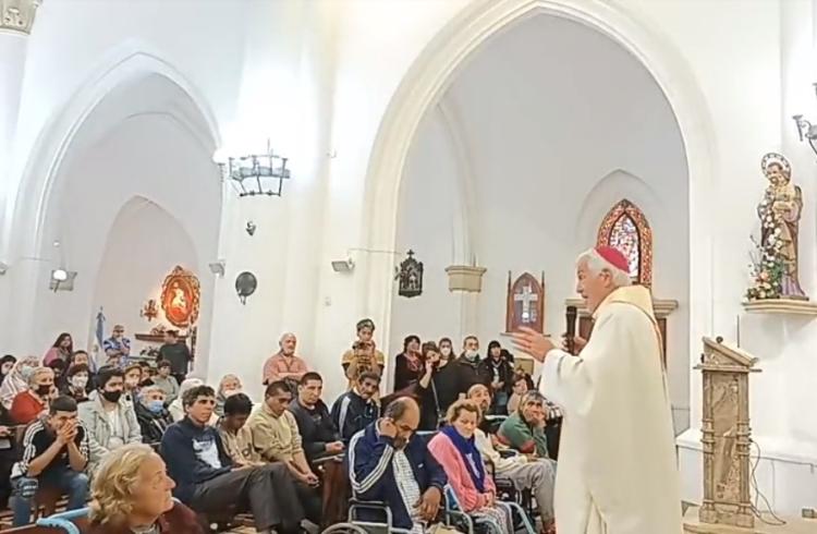Mons. García: Los abuelos, raíces a las que aferrarse para que la vida crezca linda Mons. García: Los abuelos, raíces a las que aferrarse para que la vida crezca linda