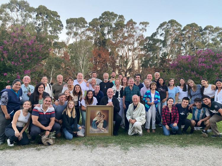 Mons. Giobando realizó el envío de las 'Misiones Familiares'