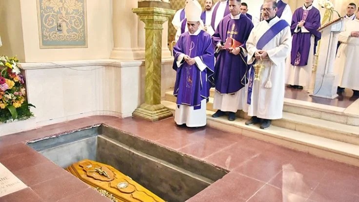 Mons. Jofré despidió a Mons. Rovai: 'Fue un fiel servidor de la Iglesia' Mons. Jofré despidió a Mons. Rovai: 'Fue un fiel servidor de la Iglesia'
