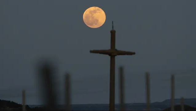 Mons. Lozano: 'Cuaresma y la otra cara de la luna'