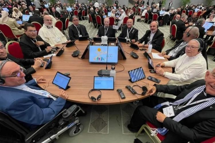 Mons. Lozano: 'Hay que seguir andando nomás' Mons. Lozano: 'Hay que seguir andando nomás'