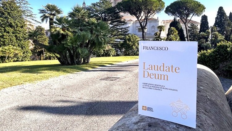 Mons. Lozano: 'Un mensaje climático caliente' Mons. Lozano: 'Un mensaje climático caliente'