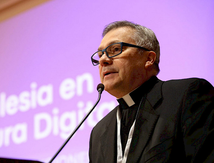 Mons. Lucio Ruiz: 'La comunicación es la esencia de la actividad de la Iglesia' Mons. Lucio Ruiz: 'La comunicación es la esencia de la actividad de la Iglesia'