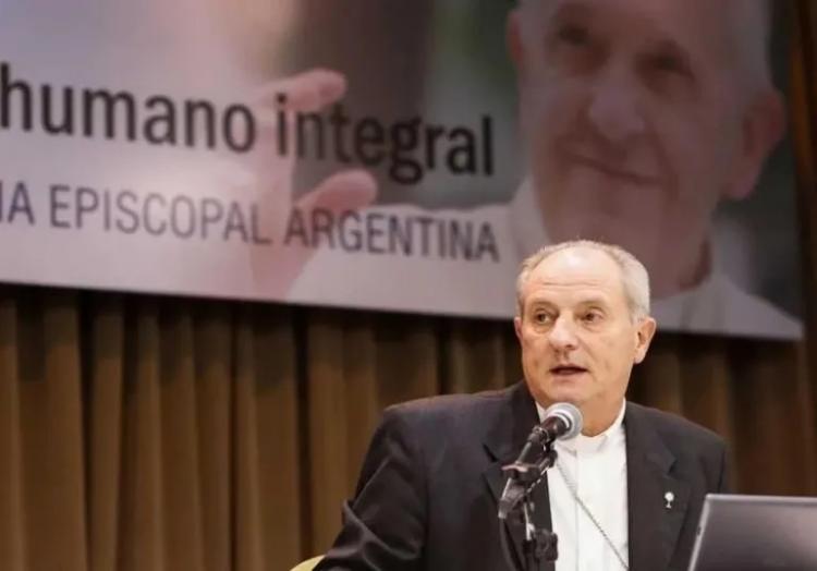 Mons. Lugones: 'Francisco nos enseña que nadie puede quedar fuera del amor del Padre' Mons. Lugones: 'Francisco nos enseña que nadie puede quedar fuera del amor del Padre'