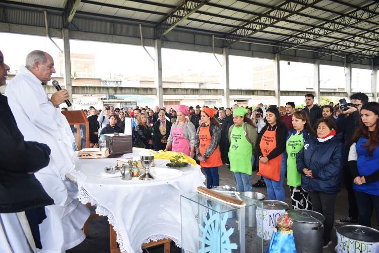 Mons. Lugones: 'Que no falte el pan ni el trabajo asalariado que permita vivir con dignidad' Mons. Lugones: 'Que no falte el pan ni el trabajo asalariado que permita vivir con dignidad'