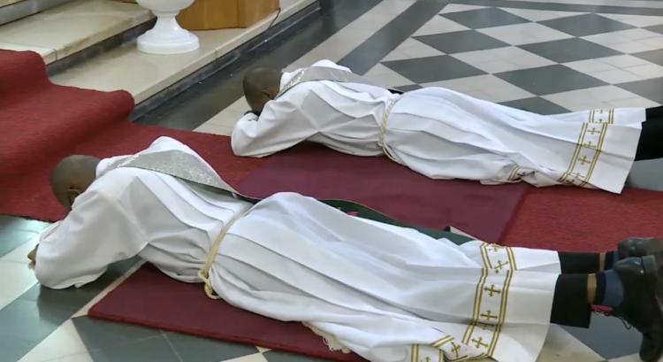 Mons. Martín ordenó dos sacerdotes de los Misioneros de Jesús y María Mons. Martín ordenó dos sacerdotes de los Misioneros de Jesús y María