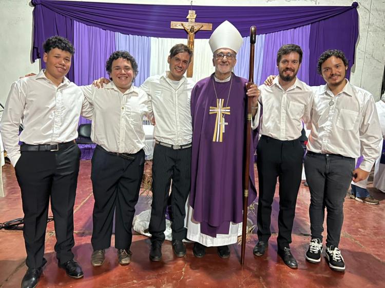 Mons. Martínez celebró el ingreso de cinco seminaristas en Posadas