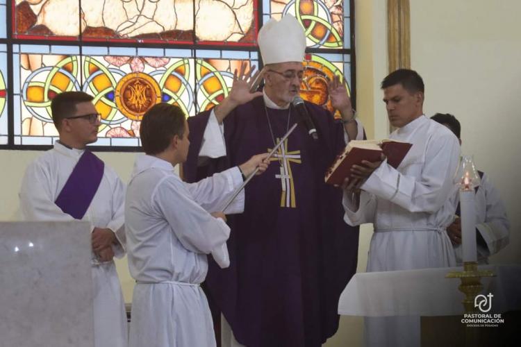 Mons. Martínez: 'Muchos factores nos alejan, negando la fraternidad que nos une'