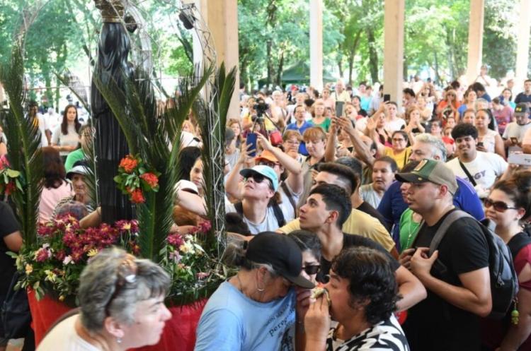 Mons. Martínez en Loreto: 'Amar con compasión y ser oxígeno contra la desesperanza' Mons. Martínez en Loreto: 'Amar con compasión y ser oxígeno contra la desesperanza'