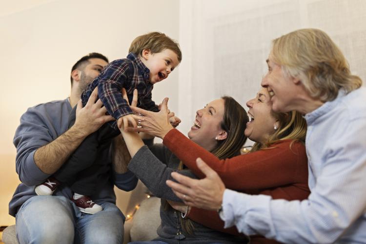 Mons. Martínez: 'La familia, una clave de la evangelización' Mons. Martínez: 'La familia, una clave de la evangelización'