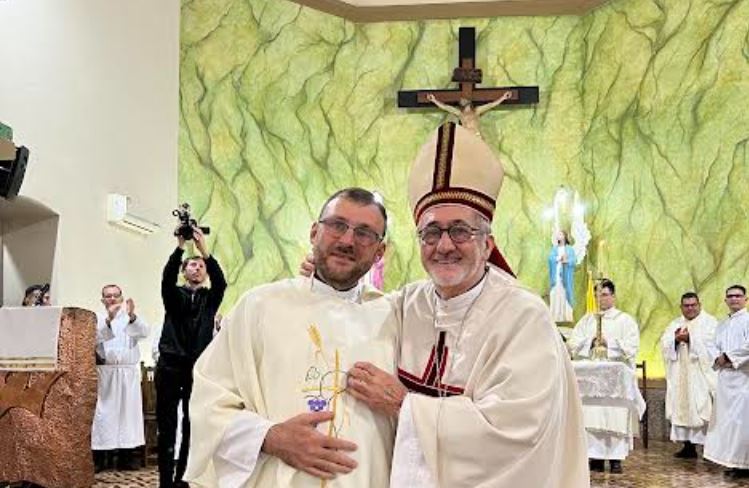 Mons. Martínez ordenó un nuevo sacerdote para la diócesis de Posadas Mons. Martínez ordenó un nuevo sacerdote para la diócesis de Posadas