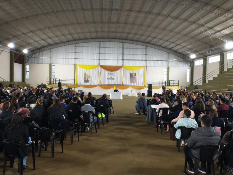 Mons. Martínez, al personal educativo: 'Ser cristiano es tener un encuentro con Jesús' Mons. Martínez, al personal educativo: 'Ser cristiano es tener un encuentro con Jesús'
