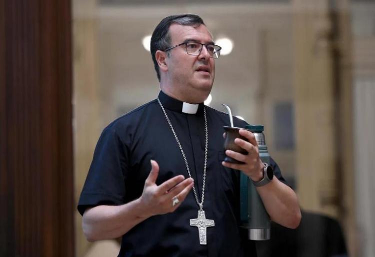 Mons. Mestre: ´Nunca dejemos de manifestar la presencia del Salvador´