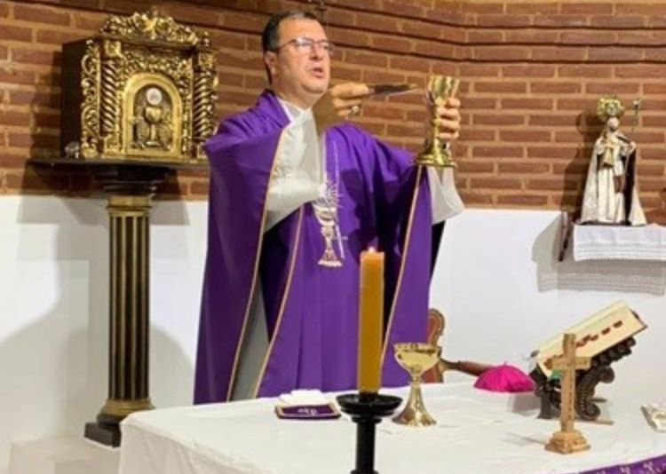Mons. Mestre: 'Para el que tiene fe la muerte es vida' Mons. Mestre: 'Para el que tiene fe la muerte es vida'