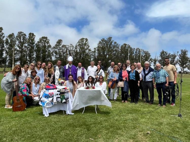 Mons. Mestre presidió una misa en el Mar del Plata Rugby Club Mons. Mestre presidió una misa en el Mar del Plata Rugby Club