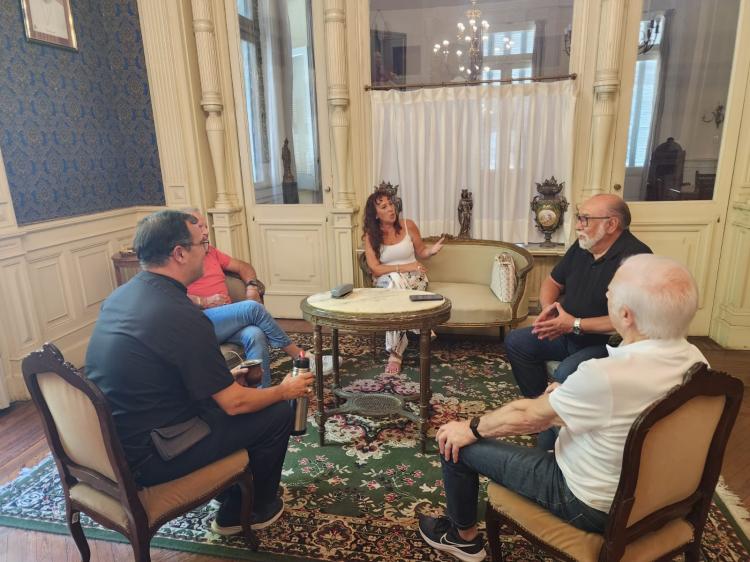 Mons. Mestre se reunió con dirigentes de la CGT de la región platense Mons. Mestre se reunió con dirigentes de la CGT de la región platense