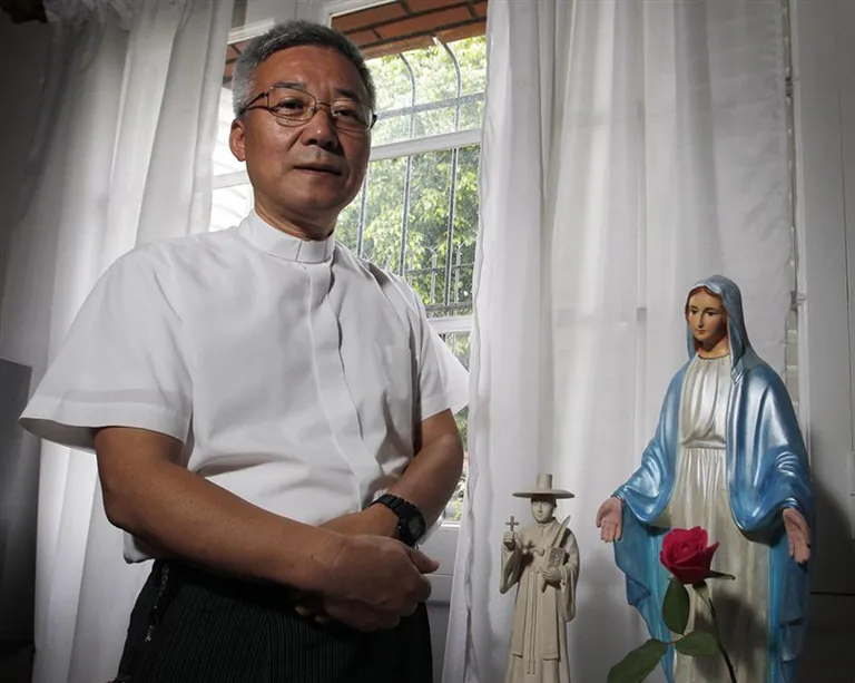 Mons. Moon: 'Pidamos al Señor ser sencillos y confiémosle nuestras cargas a Él' Mons. Moon: 'Pidamos al Señor ser sencillos y confiémosle nuestras cargas a Él'