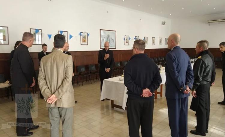 Mons. Olivera a agregados militares: "Que todo manifieste nuestra fe" Mons. Olivera a agregados militares: "Que todo manifieste nuestra fe"