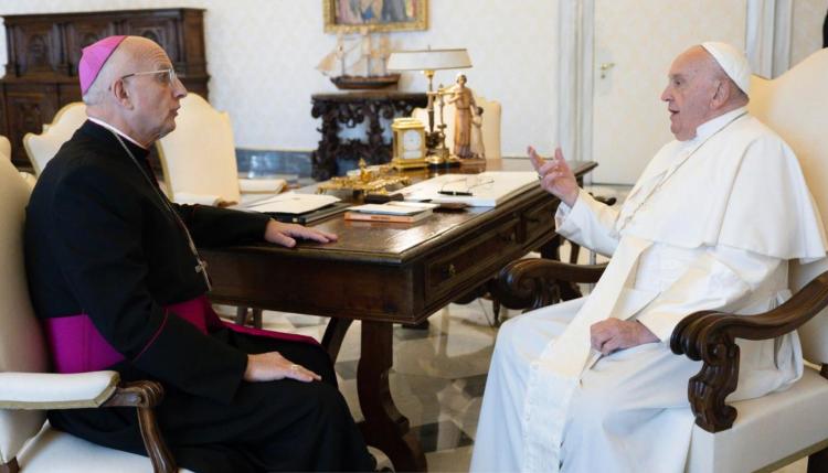 Mons. Olivera fue recibido por el Papa Francisco en el Vaticano Mons. Olivera fue recibido por el Papa Francisco en el Vaticano