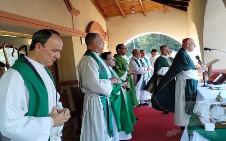 Mons. Olivera: "La presencia del capellán expresa la cercanía del amor de Dios" Mons. Olivera: "La presencia del capellán expresa la cercanía del amor de Dios"