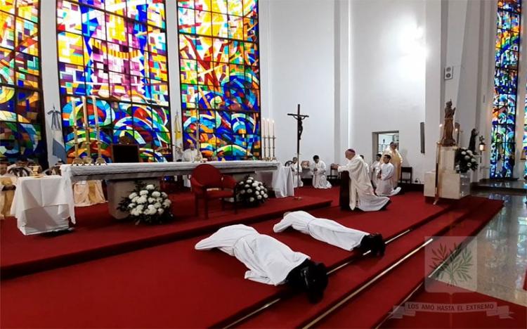 Mons. Olivera ordenó dos nuevos diáconos para el clero castrense Mons. Olivera ordenó dos nuevos diáconos para el clero castrense