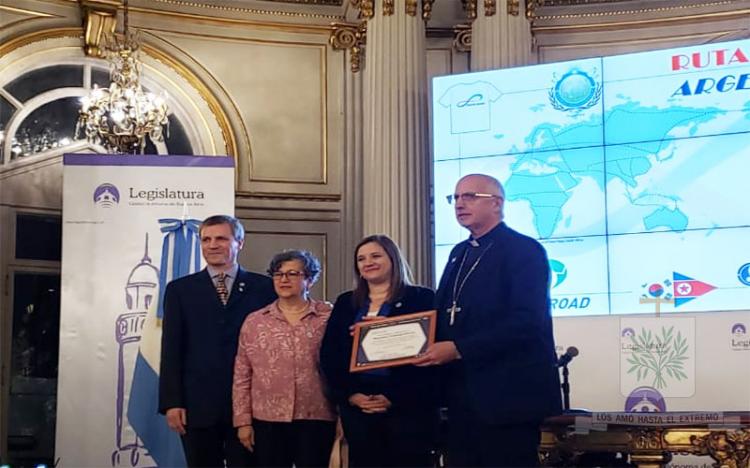 Mons. Olivera recibió un reconocimiento de la Fundación Internacional por la Paz Mons. Olivera recibió un reconocimiento de la Fundación Internacional por la Paz