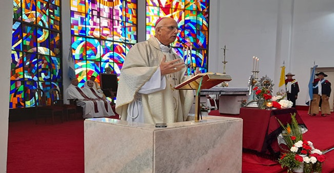Mons. Olivera: "Renovemos el pacto de fidelidad uniéndonos a la comunidad de Salta" Mons. Olivera: "Renovemos el pacto de fidelidad uniéndonos a la comunidad de Salta"