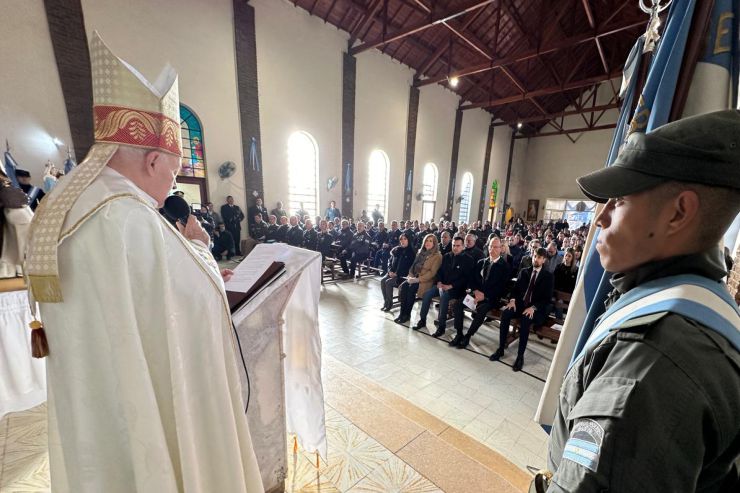 Mons. Puiggari: 'El sufrimiento de nuestro pueblo, exige dejar de lado toda mezquindad' Mons. Puiggari: 'El sufrimiento de nuestro pueblo, exige dejar de lado toda mezquindad'