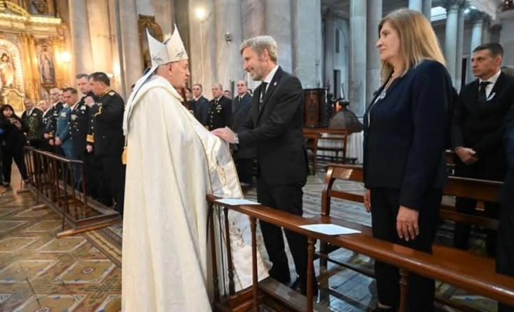 Mons. Puiggari: 'Urge recrear los lazos de la amistad social entre los argentinos' Mons. Puiggari: 'Urge recrear los lazos de la amistad social entre los argentinos'