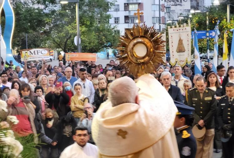 Mons. Sánchez recordó que la Comunión es para la misión, el servicio y la caridad Mons. Sánchez recordó que la Comunión es para la misión, el servicio y la caridad