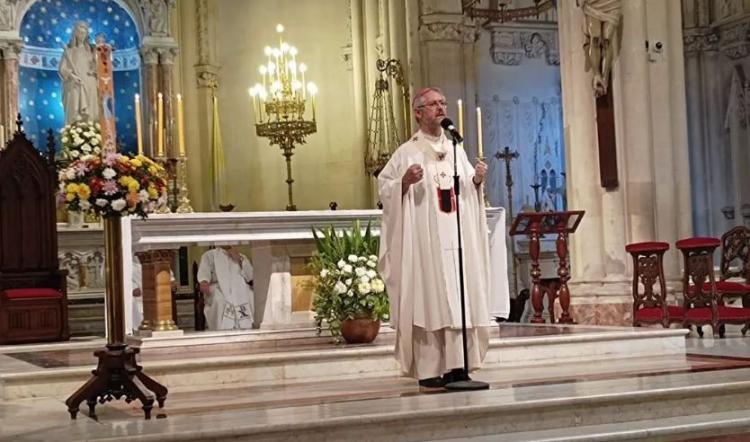 Mons. Scheinig sostuvo: 'Jesús resucitó, todos vivimos con Él, por Él y en Él'