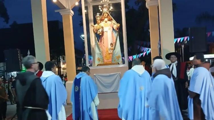 Mons. Scozzina: 'María reúne, es quien nos invita a ser testigos de la esperanza'