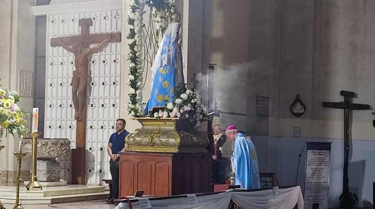Mons. Stanovnik pidió a la Virgen de Itatí que no desampare al pueblo en su caminar Mons. Stanovnik pidió a la Virgen de Itatí que no desampare al pueblo en su caminar