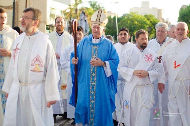 Mons. Uriona: "Acercate a Dios. Probá. No tengas miedo de Él" Mons. Uriona: "Acercate a Dios. Probá. No tengas miedo de Él"