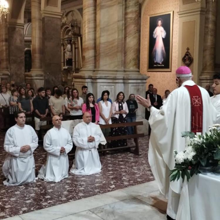 Mons. Uriona ordenó tres nuevos diáconos permanentes para la diócesis de Río Cuarto Mons. Uriona ordenó tres nuevos diáconos permanentes para la diócesis de Río Cuarto