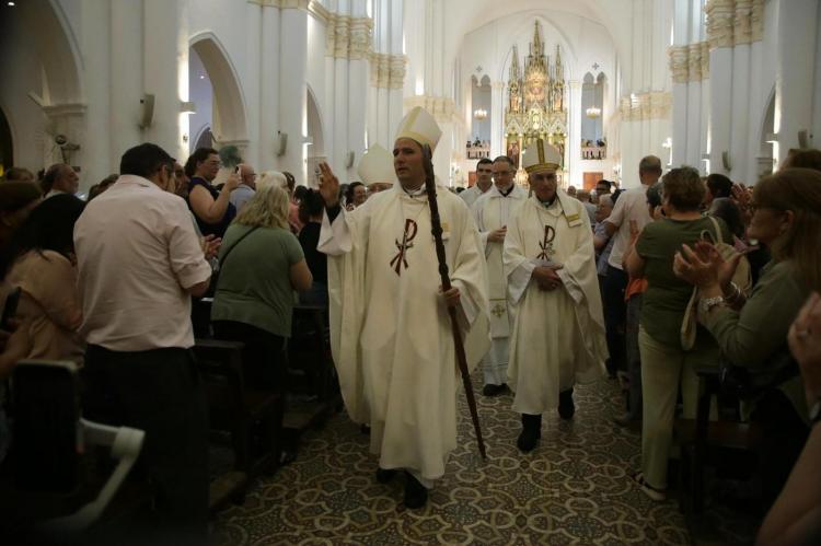 Mons. Vecino fue ordenado obispo en la basílica Nuestra Señora de Guadalupe Mons. Vecino fue ordenado obispo en la basílica Nuestra Señora de Guadalupe