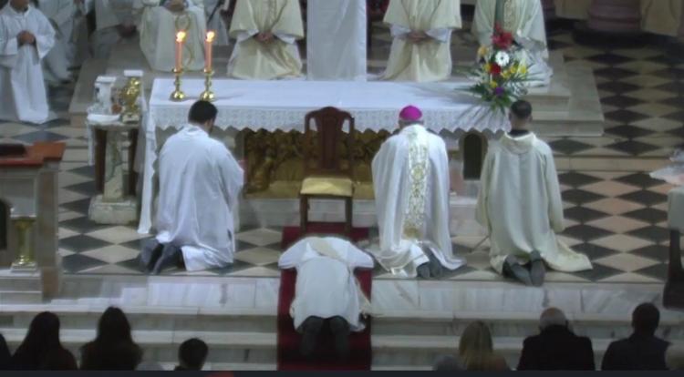 Mons. Zordán ordenó un nuevo sacerdote para la diócesis Mons. Zordán ordenó un nuevo sacerdote para la diócesis