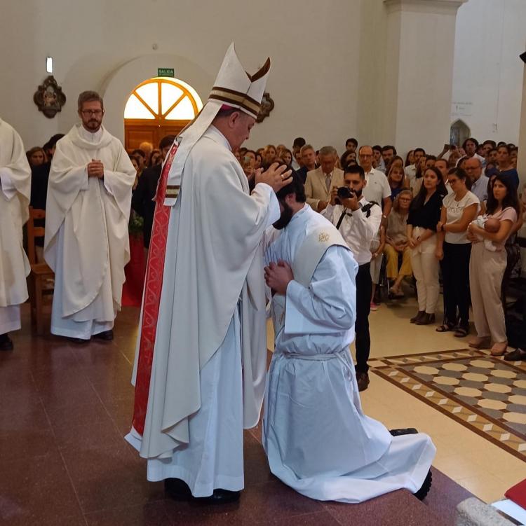 Monseñor Araya ordenó un nuevo sacerdote para su diócesis