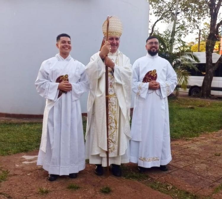 Monseñor Baisi ordenós dos nuevos sacerdotes para la diócesis de Puerto Iguazú Monseñor Baisi ordenós dos nuevos sacerdotes para la diócesis de Puerto Iguazú