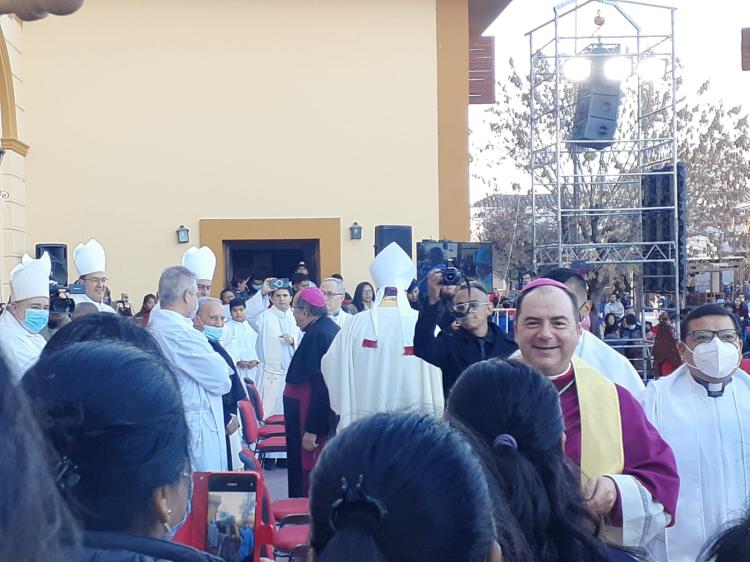 Mons. Darío Rubén Quintana asumió como obispo prelado de Cafayate Mons. Darío Rubén Quintana asumió como obispo prelado de Cafayate