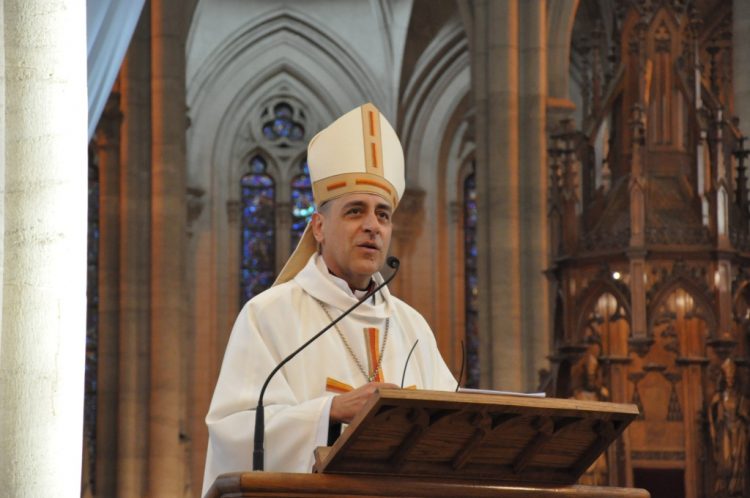 Monseñor Fernández se despedirá con una misa en la catedral platense Monseñor Fernández se despedirá con una misa en la catedral platense