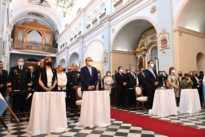 Monseñor Larregain: "Es fundamental cruzar umbrales para abrirnos a nuevas perspectivas de futuro" Monseñor Larregain: "Es fundamental cruzar umbrales para abrirnos a nuevas perspectivas de futuro"