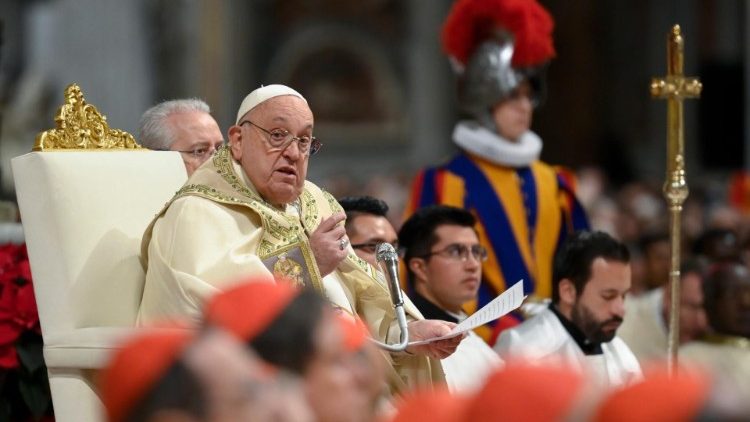 'Sembrar esperanza en las desolaciones de nuestro tiempo', pidió el Papa en Navidad 'Sembrar esperanza en las desolaciones de nuestro tiempo', pidió el Papa en Navidad