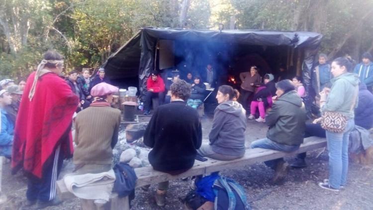 Neuquén: mapuches piden mediación de la Iglesia tras denunciar amenazas de desalojo Neuquén: mapuches piden mediación de la Iglesia tras denunciar amenazas de desalojo