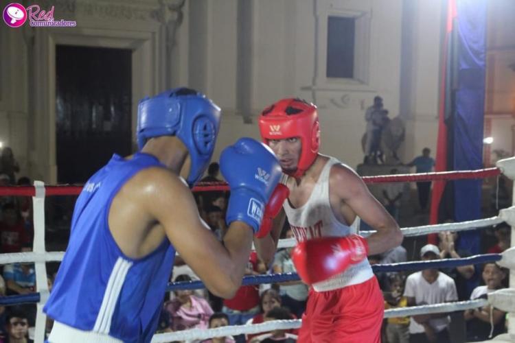 Nicaragua: combates de boxeo en los atrios de los templos Nicaragua: combates de boxeo en los atrios de los templos